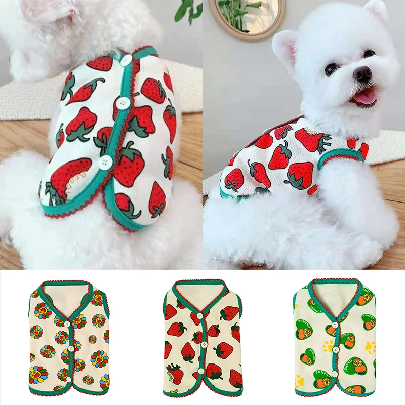 

2022 New Pet Cute Strawberry Waistcoat Dog Cat Cat Knot-proof Snow Nairy Flower Clothes Dog Warm Jacket Designer Dog Clothes