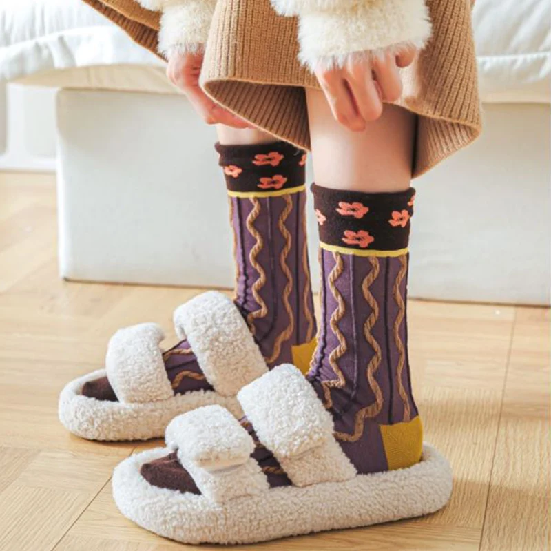 4 Pairs Street Style Women Socks Japanese Fashion Flowers Print Cotton Long Winter Socks Female Casual Socken Vintage Chausette