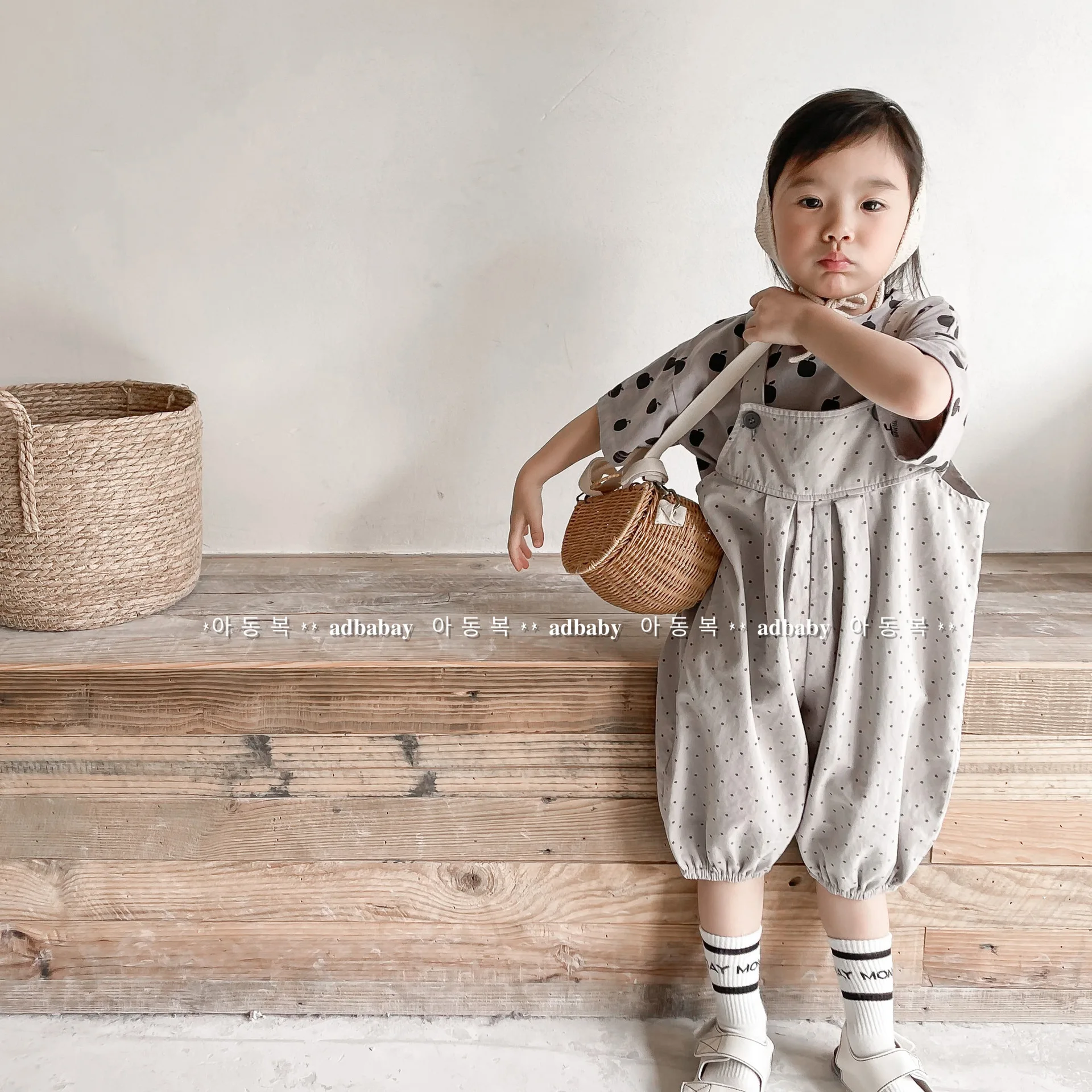 

Детские летние штаны на подтяжках, джинсовые штаны в Корейском стиле для мальчиков и девочек, модель 2022 года