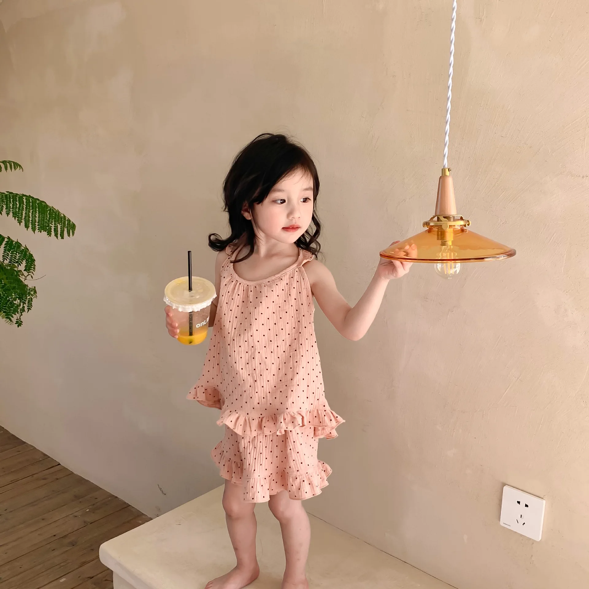 

2022 Summer New Girls Sleeveless Clothes Set Fashion Dot Print Baby Girl Tracksuit Children Girls Sling Vest + Shorts 2pcs Suit