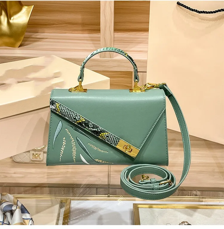 

New National Style Embroidered Kelly Bag High-quality Texture One-shoulder Messenger Handbag All-match Fashion Casual Bag Women