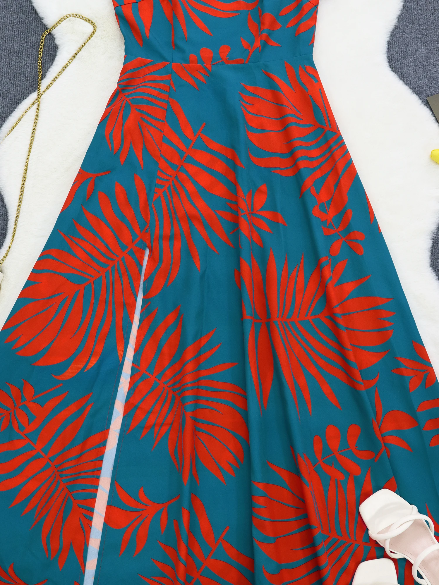 Женское платье макси на одно плечо с тропическим принтом