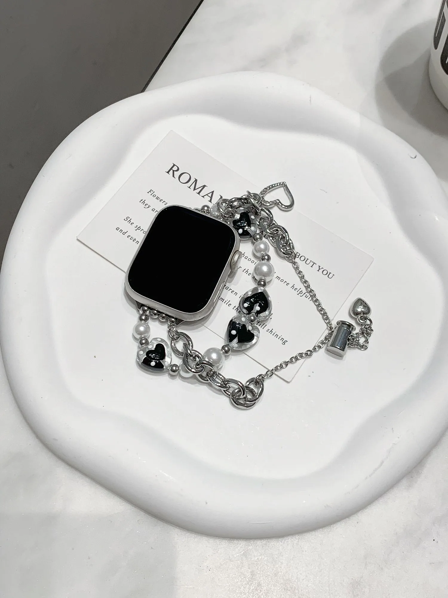 Фото Популярный металлический ремешок с сердечками для Apple Watch, женский, для серий S11/10/7/6/5/9, 40 мм, 41 мм, 38 мм, 42 мм, 44 мм, 45 мм, 46 мм №1