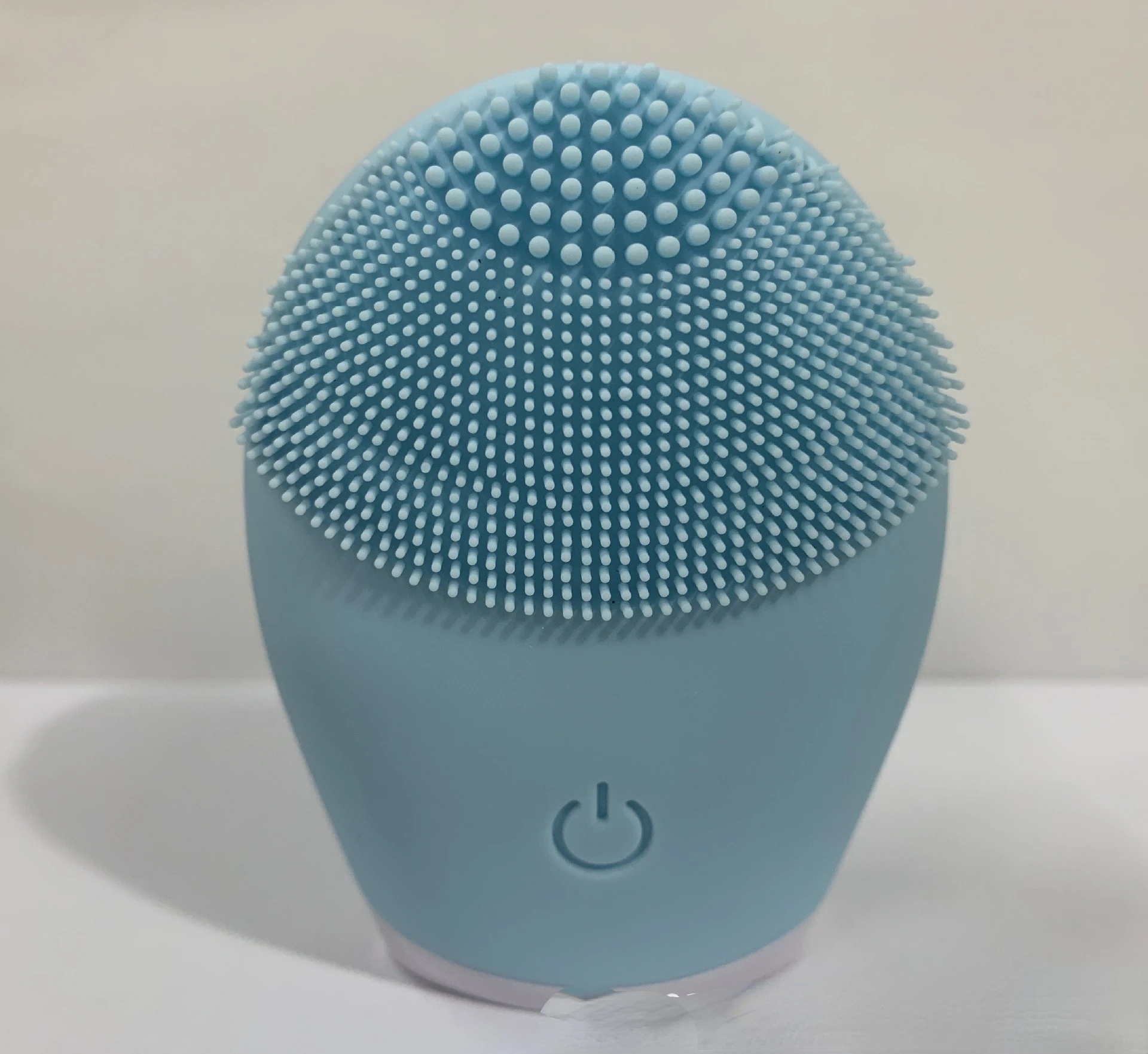 Силиконовая щетка для чистки лица электрическое устройство массажер очиститель