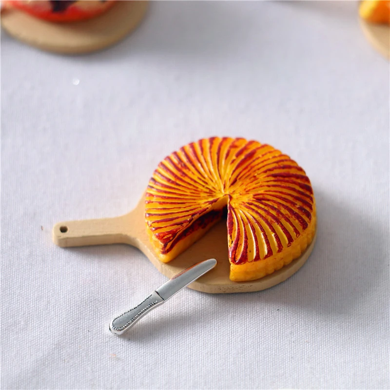 

1 Set Doll House Miniature Food and play cake cutting tray knife set decoration
