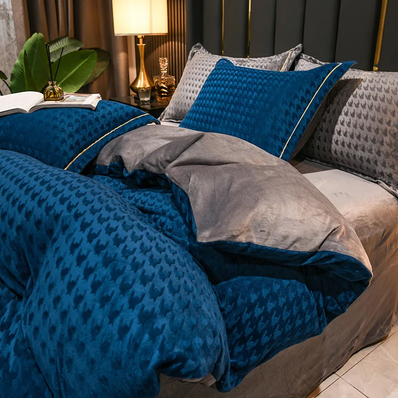 

Real Luxury 3D Fluffy Plush Crystal Velvet Bedding Set Warm Duvet Cover Embroidery Bedding Set Bed 4Pcs Quilt Size Queen Bed