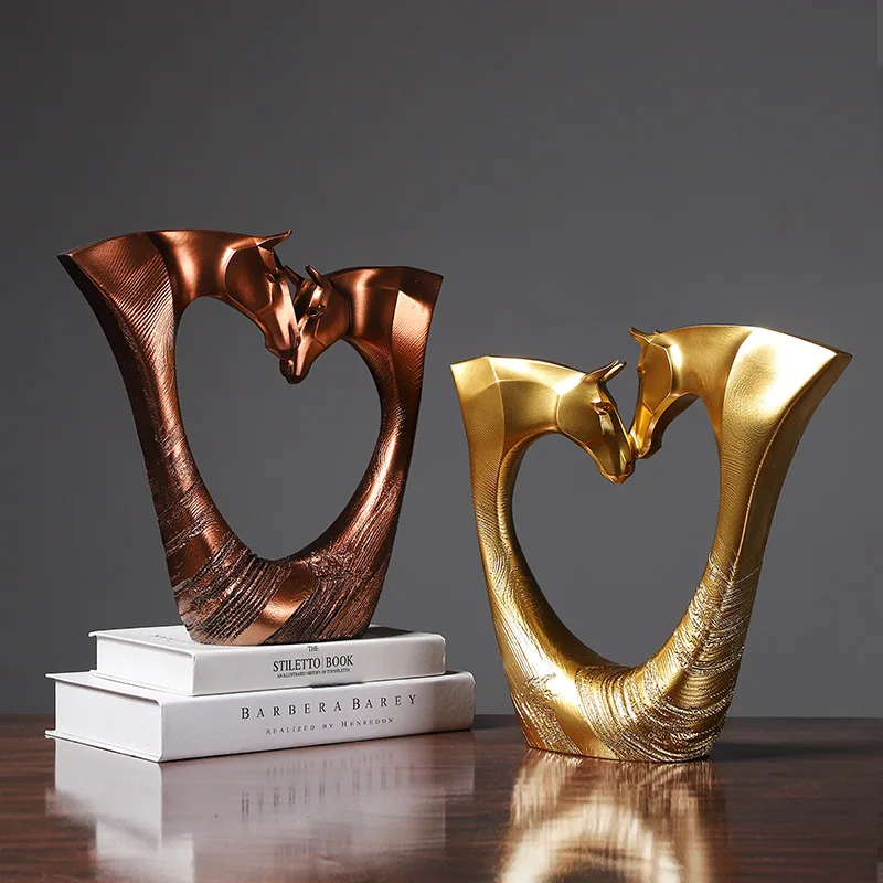 

Creative European resin double horsehead heart corresponding modeling ornaments pure handmade crafts home decoration ornaments