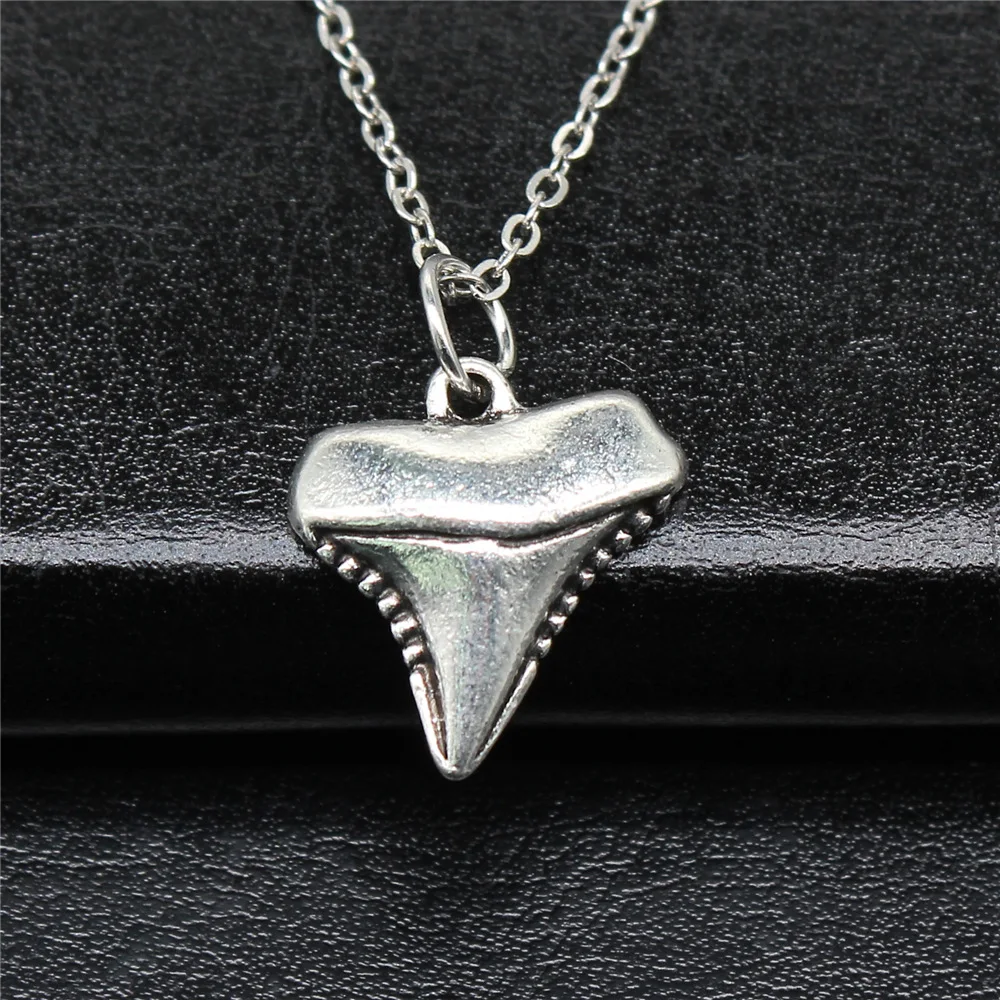 Прямая поставка ожерелья под старину серебряного цвета 17x16 мм с зубцами акулы