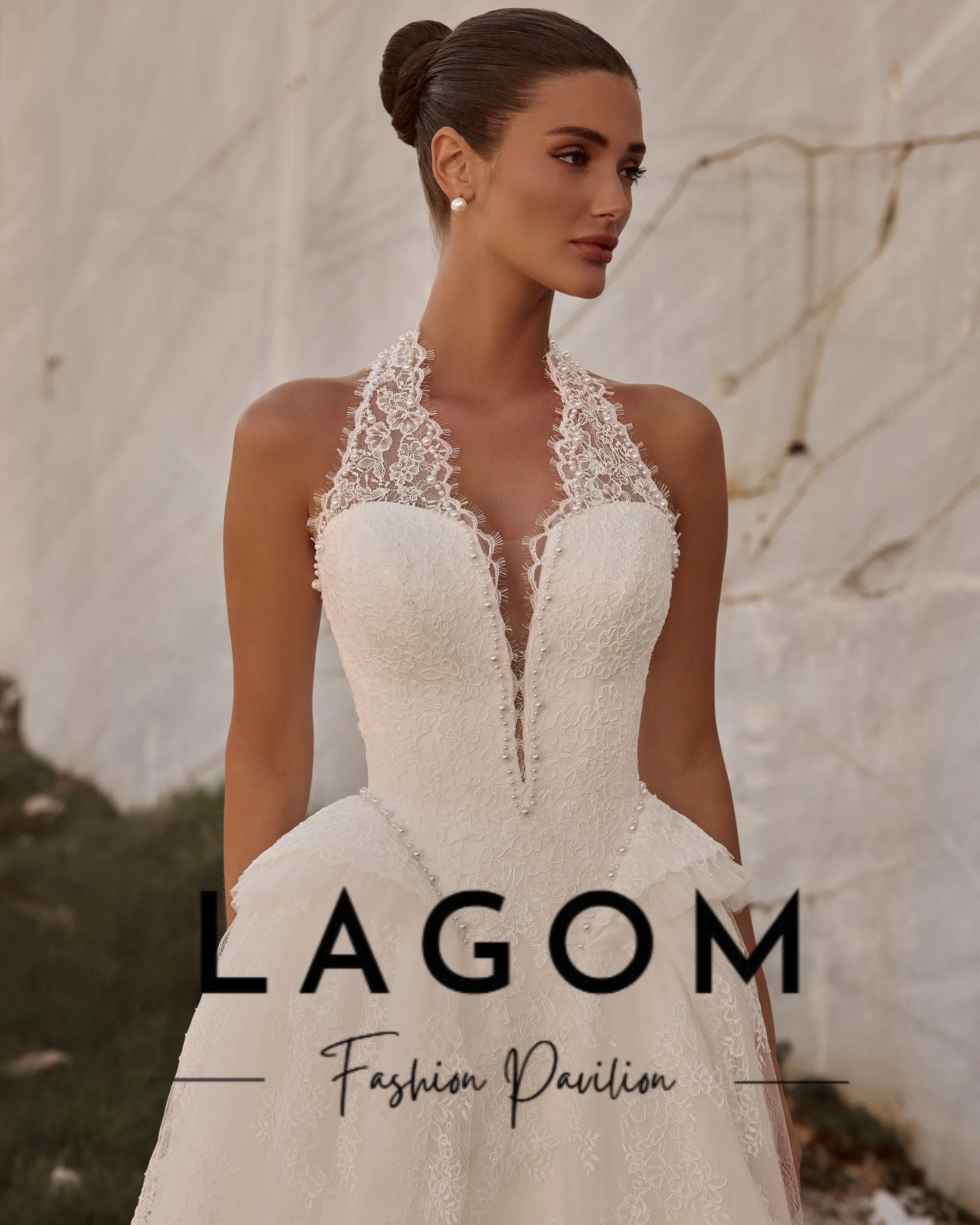 Фото Изысканное свадебное платье Lagom без бретелек с V-образным вырезом и кружевом, элегантное свадебное платье без рукавов А-силуэта №2
