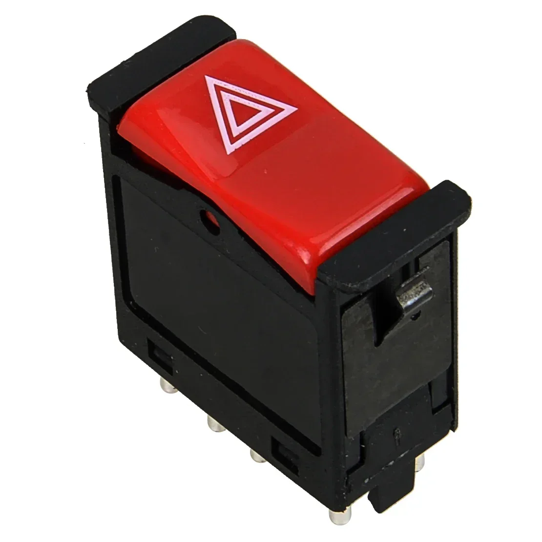 Аварийный выключатель аварийной сигнализации на приборной панели автомобиля