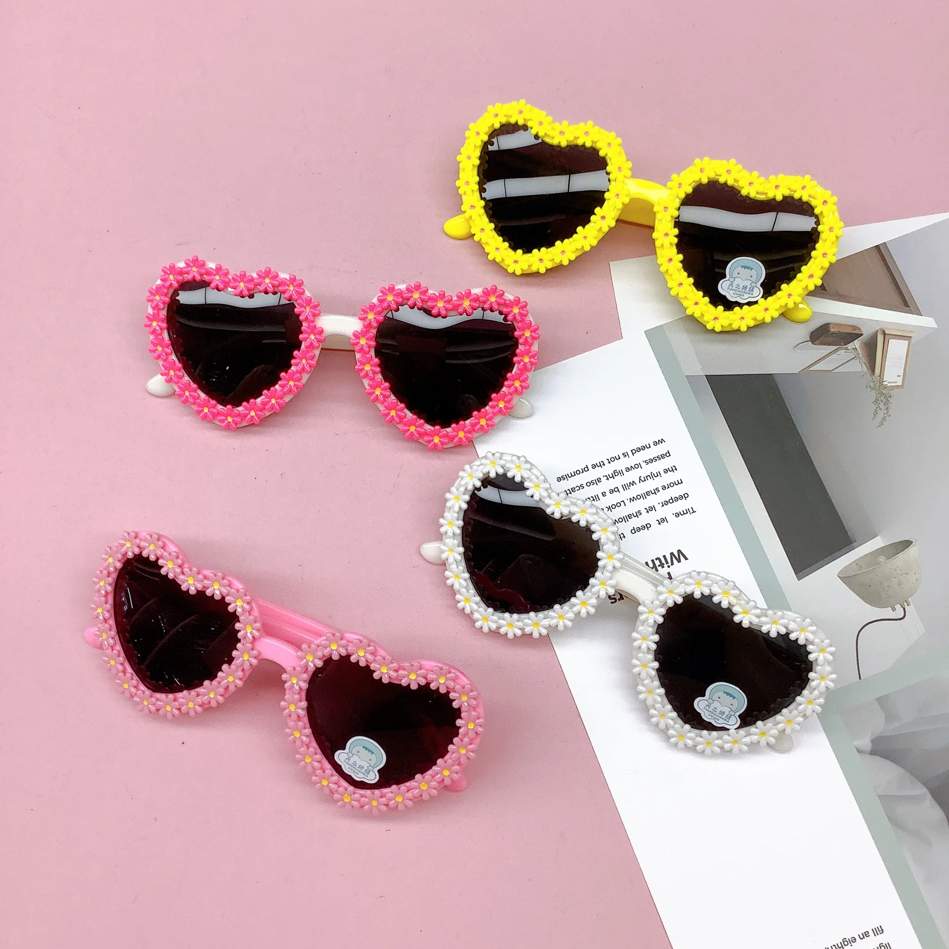 

Love fashion children's sunglasses for outing, anti-ultraviolet concave shape, wearing silicone polarized eye protection glasses