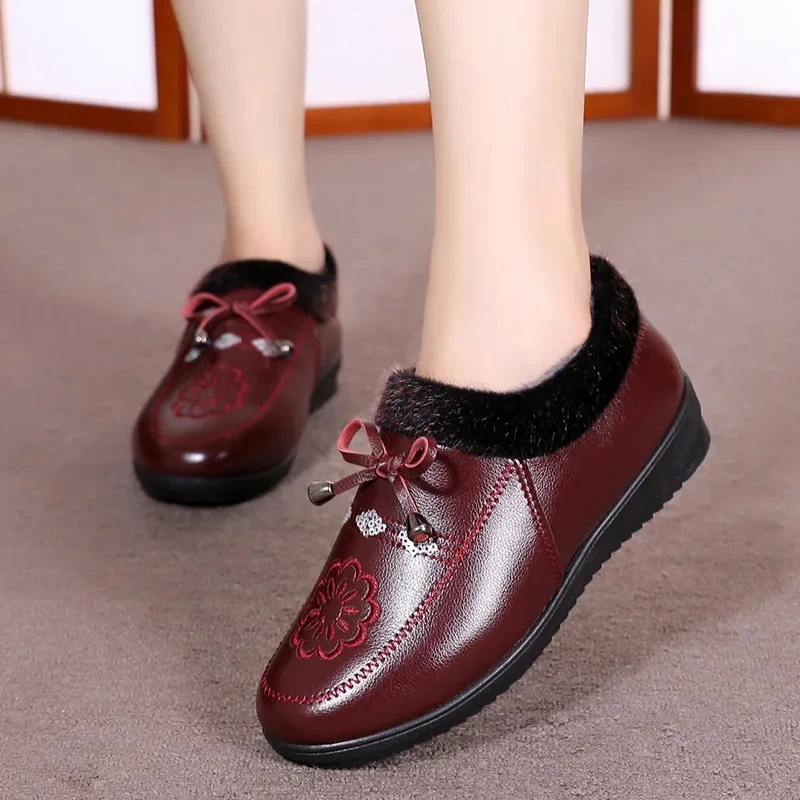 2022 дешевые туфли женская кожаная обувь на плоской подошве Женская Весенняя