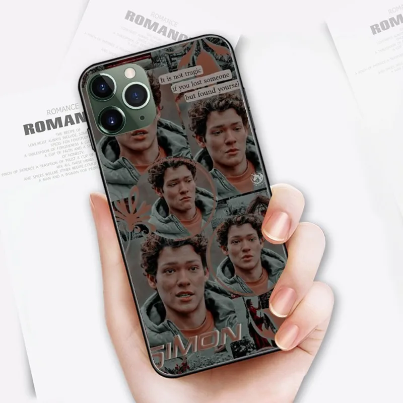 Чехол для телефона Show Young Royals Simon IPhone 14 13 12 11 XS X 8 7 6 Plus Mini Pro Max SE 2022 мягкий черный