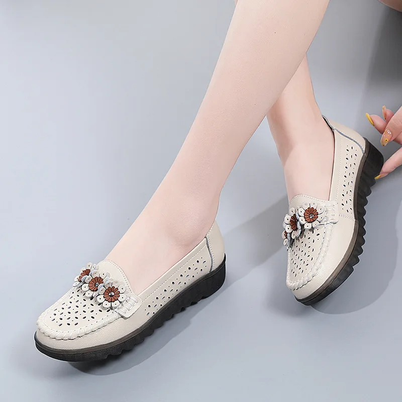 Summer Holes Shoes for Women Classic Loafer Breathable Casual Mom Doudou Shoes Women Hollow Female Flats Genuine leather shoes