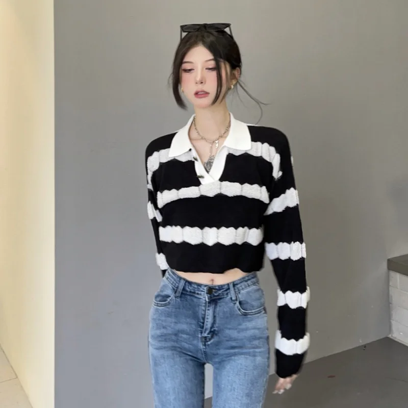 

All-match V-neck striped long-sleeved loose top short sweater women