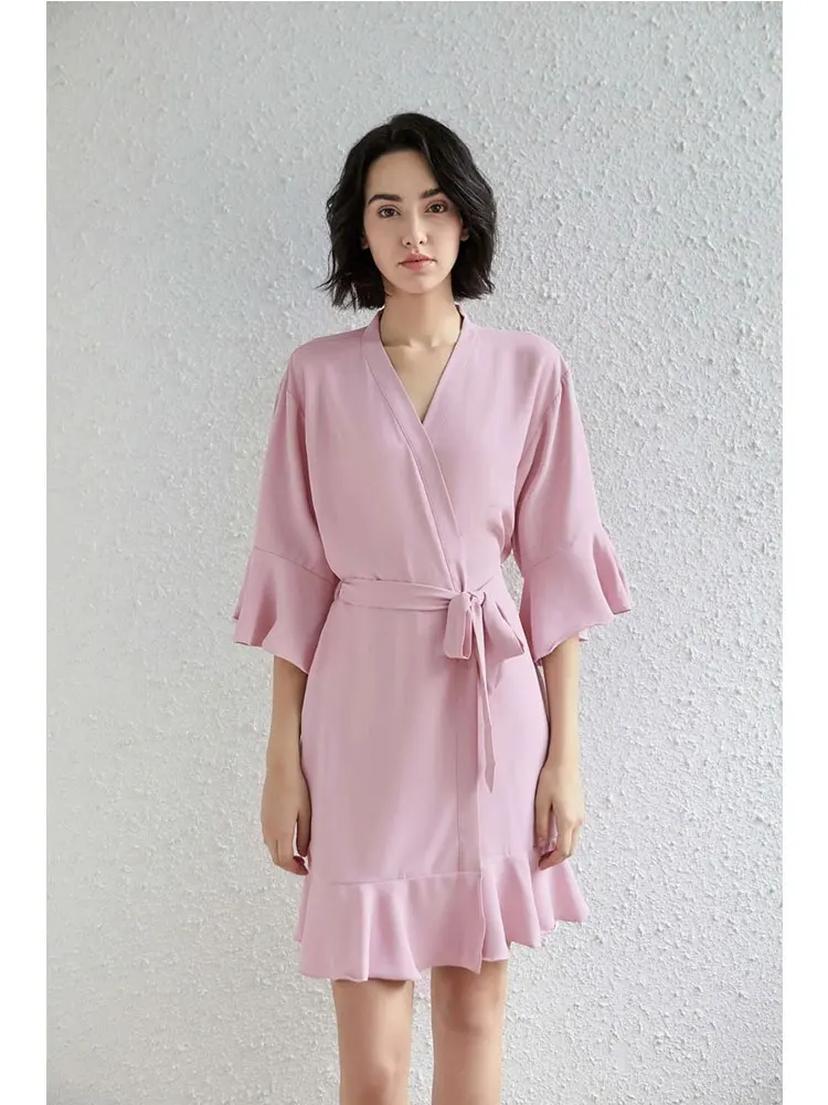 Женский стильный матовый халат подружки невесты с рюшами элегантный удобный