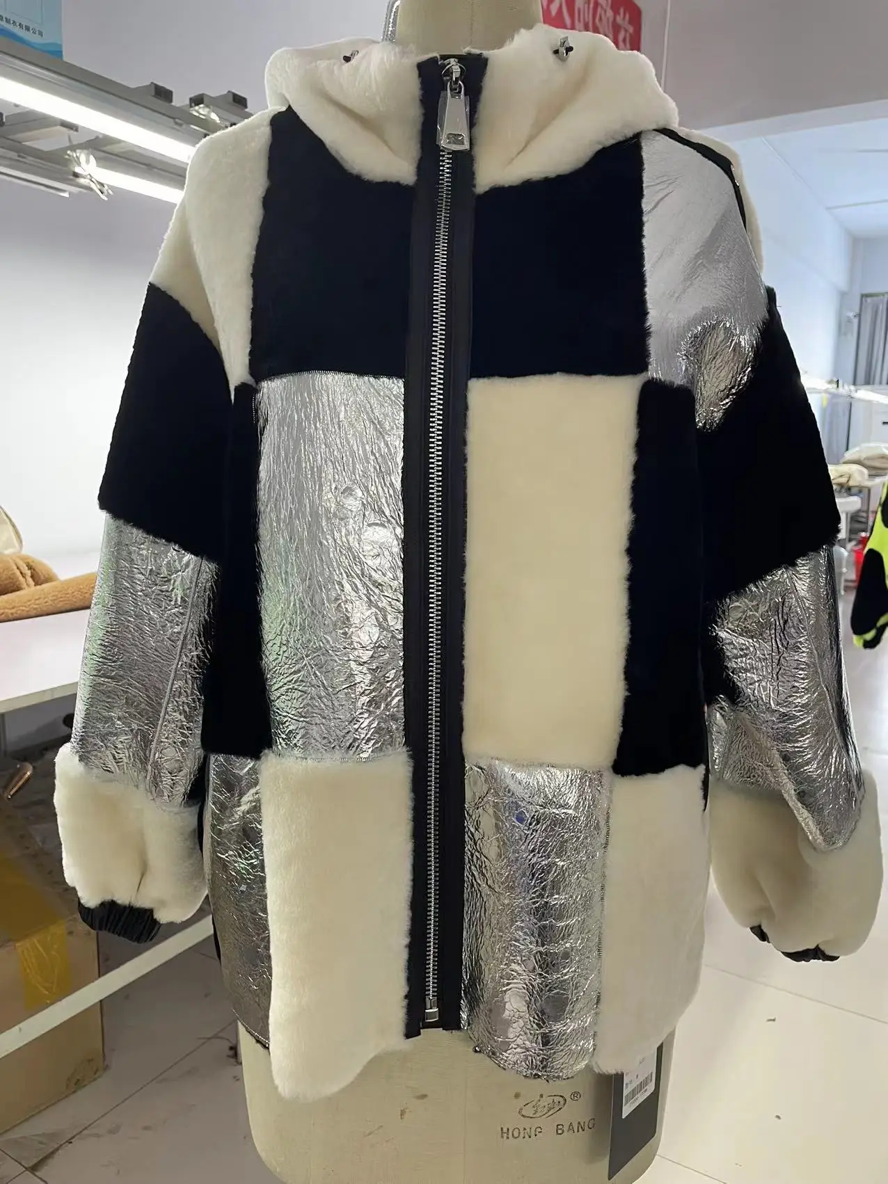 

2022 Women's Winter Coat Real Fur Jacket Fashion Casual Women's Wear With Hat