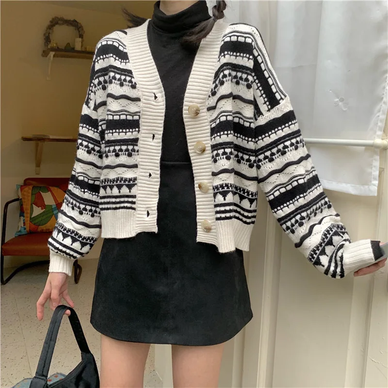 

Retro Striped Sweater Women's Autumn and Winter Casual Vintage V-neck Cardigan Button Long Sleeve Women's Knitted Sweater Top