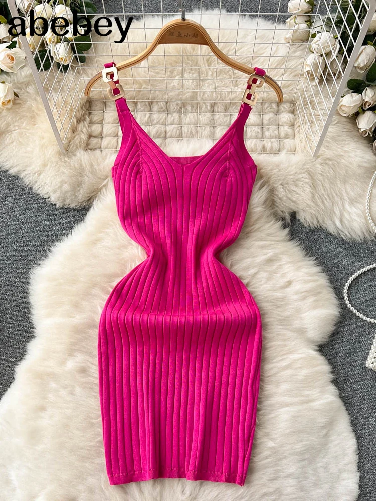 

Женское трикотажное платье-карандаш с V-образным вырезом, без рукавов