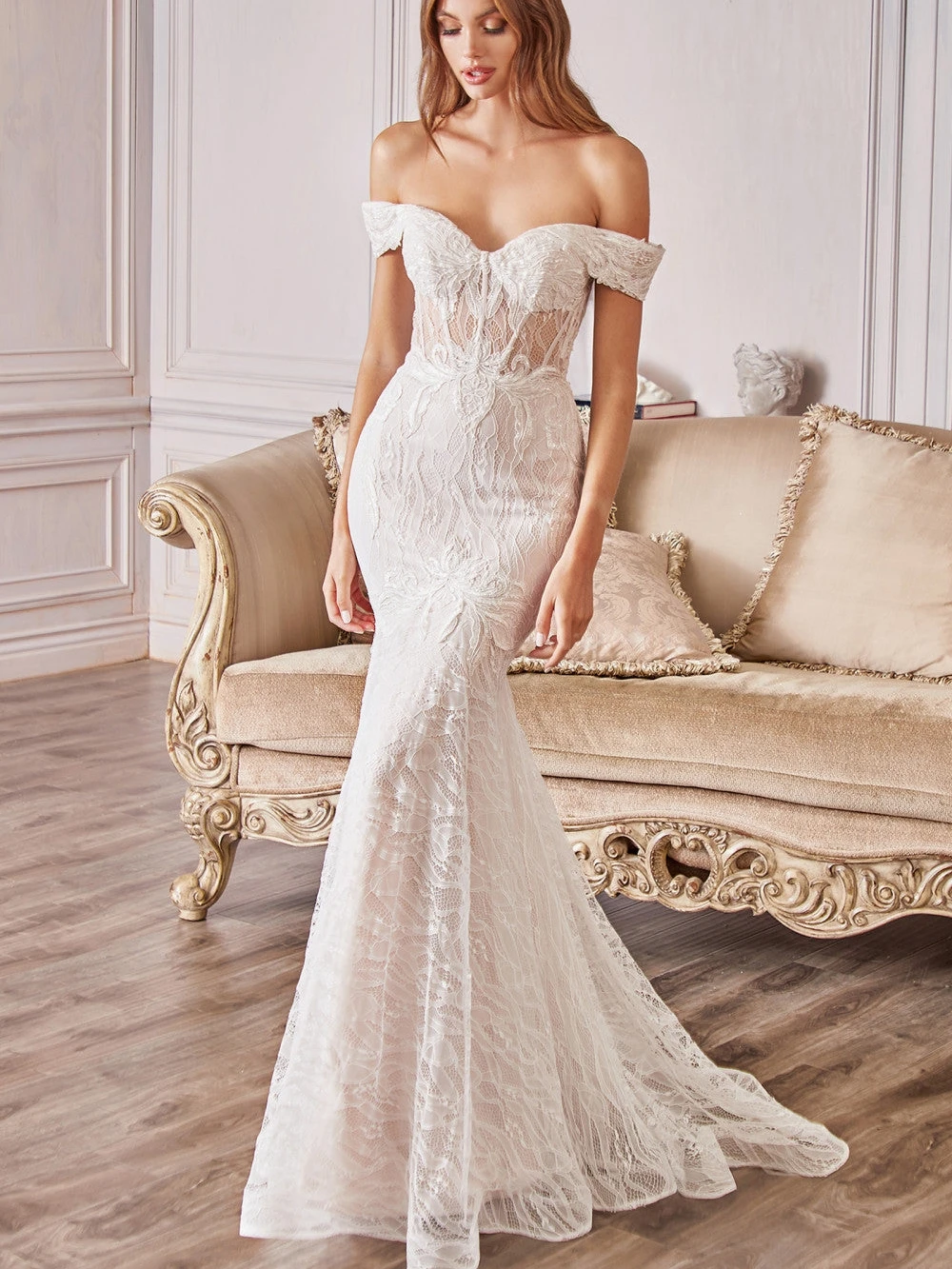 Рисунок 4 - Изящный женский халат с открытыми плечами