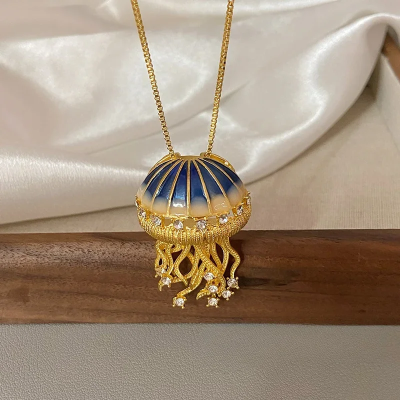 Фото Fashion New Xinghai Shishi Light Luxury Fashion Gradient Blue Jellyfish Pendant Necklace Versatile Temperament Jewelry №2