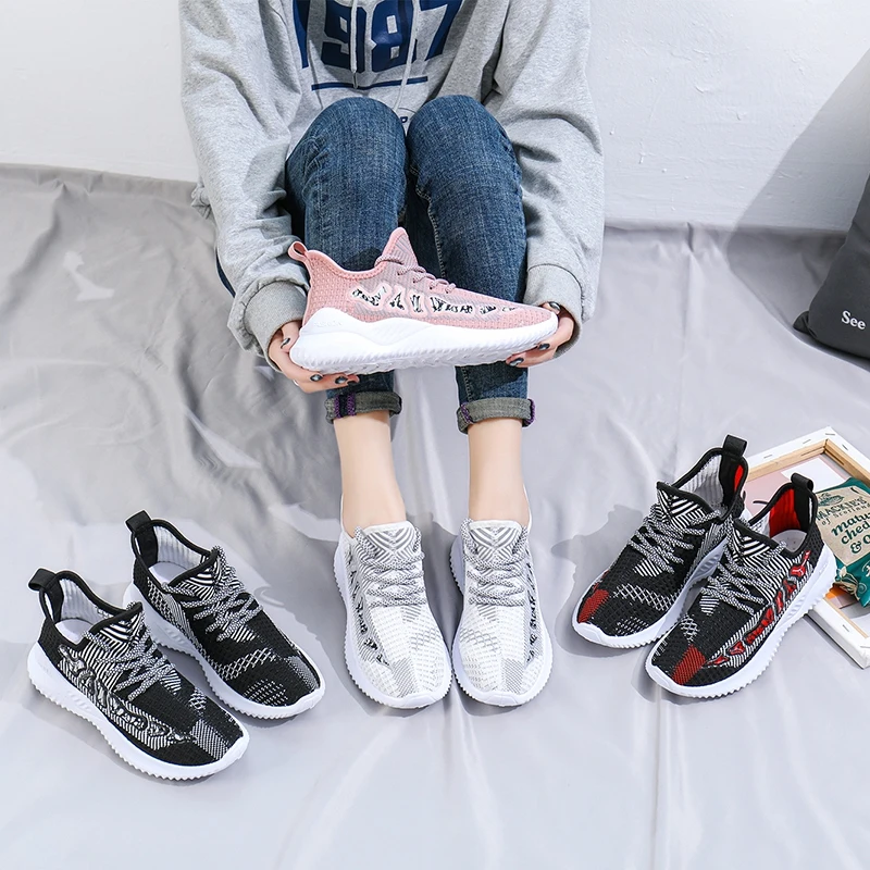 Women's Mesh Breathable Running Shoes Summer Outdoor Comfortable Lightweight Sports Shoes Soft Women's Casual Shoes