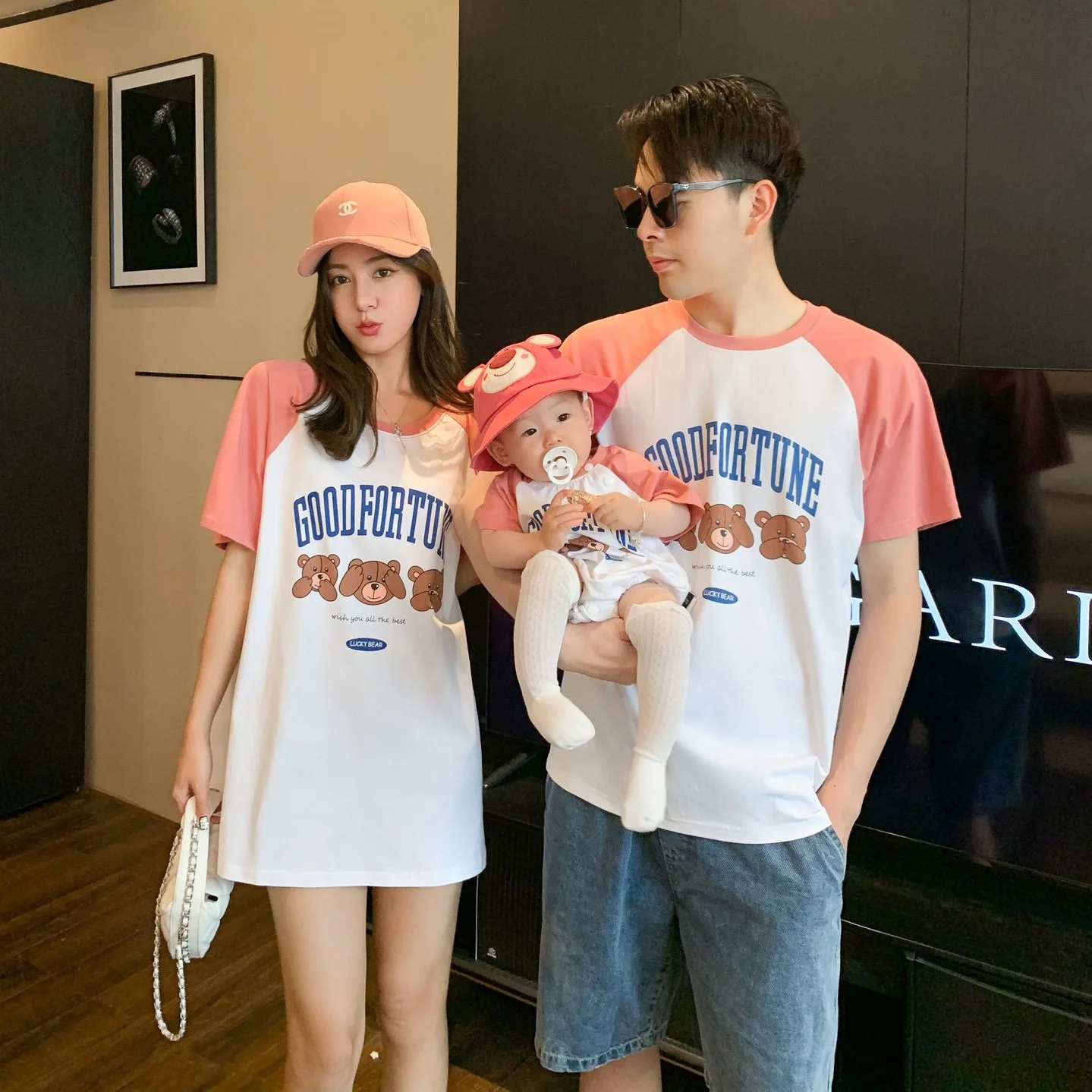

Family Matching Tee Shirt Fashion Mom and Son T Shirt Mother Father and Daughter Baby Clothes Parent-child Clothing Top 2023 New