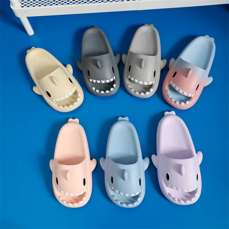 New EVA Summer Women Shark Slippers Cute Catroon Shark Slides Outdoor Home Bathroom Women Shoes Flip Flops Men Couples Sandals