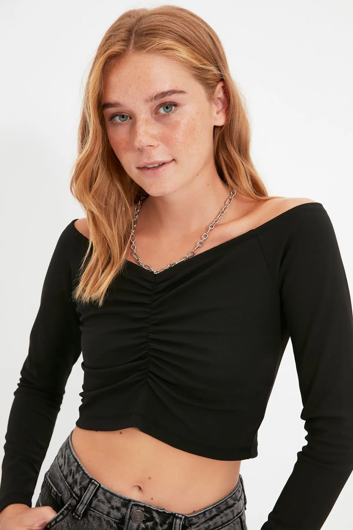 

Trendyol Carmen Neck Crop Knitted Blouse TWOAW22BZ0669