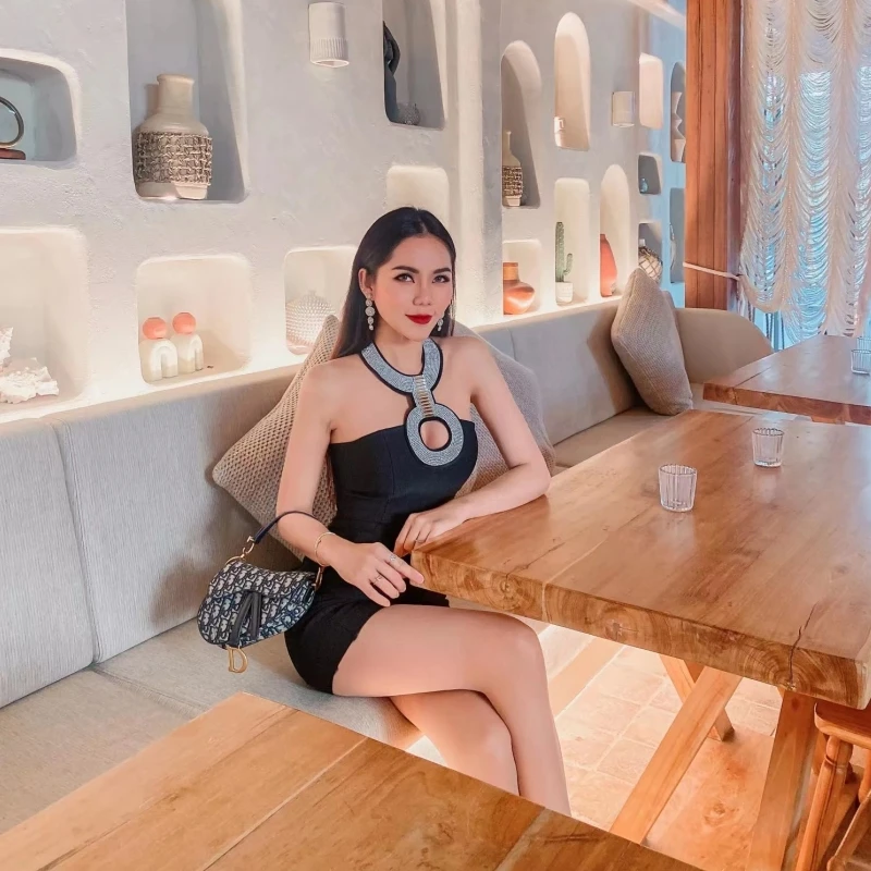 Slim Temperament Bandage Neck Hanging Diamond Party Dress Trend Sexy Fit Versatile Bag Hip Slim Dress