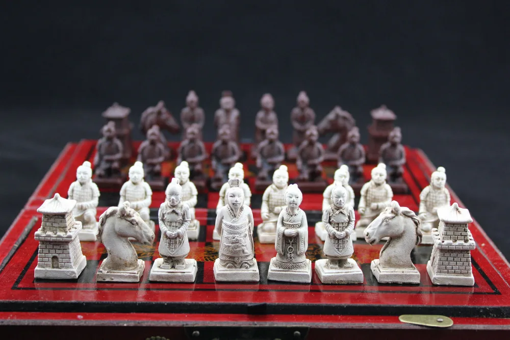 

Superb Collectable Old Chinese 32 pieces chess set/box/Xian Terracota Warrior fast shipping tools wedding Decoration Brass