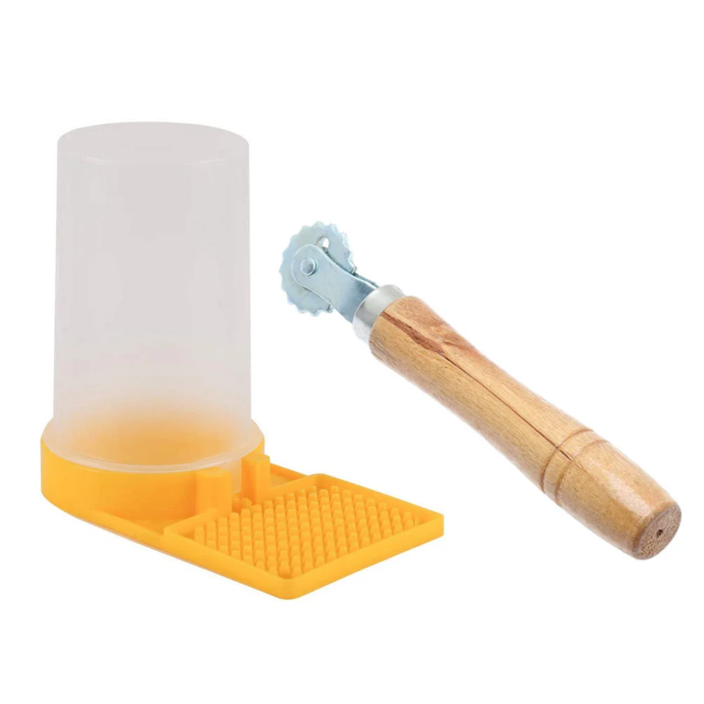 

2Pcs Nest Door Food Feeder Water Feeder Multi-function Drinking Water Box