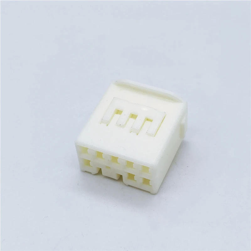 10 PCS Original and genuine 6240-5031 automobile connector plug housing supplied from stock