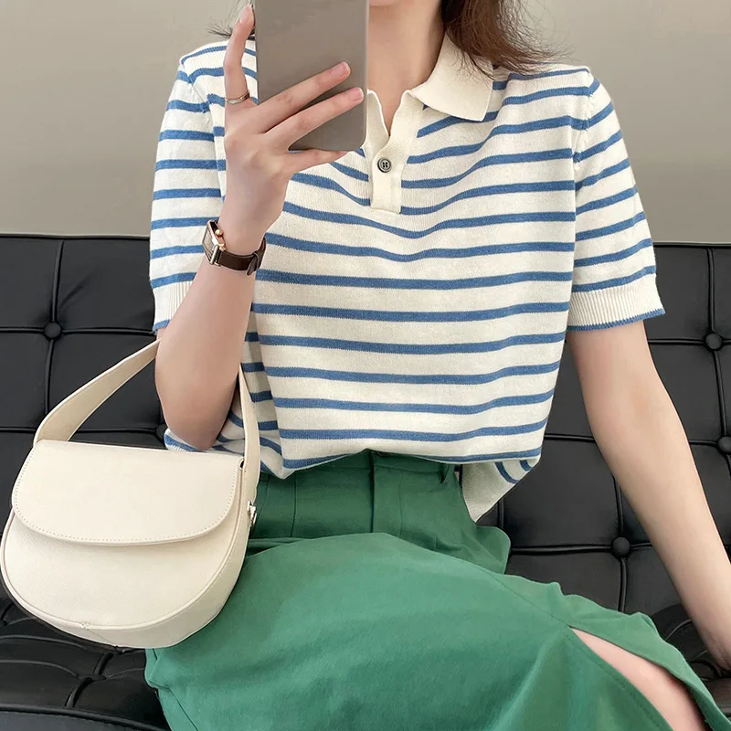 

Женская футболка-поло с V-образным вырезом, на одной пуговице