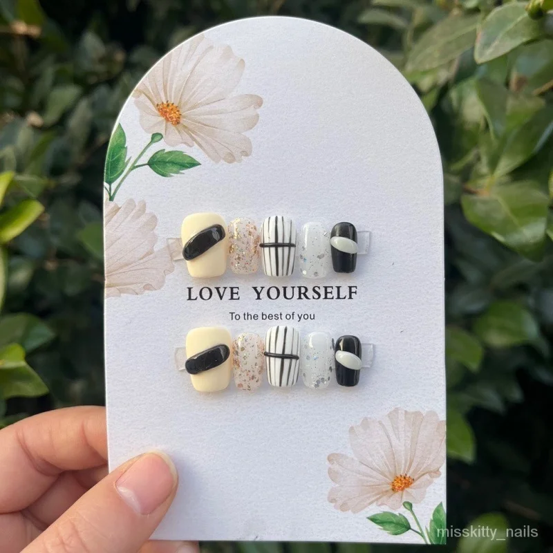 Misskitty ручной работы Носите короткую Лестницу в черно-белую полоску