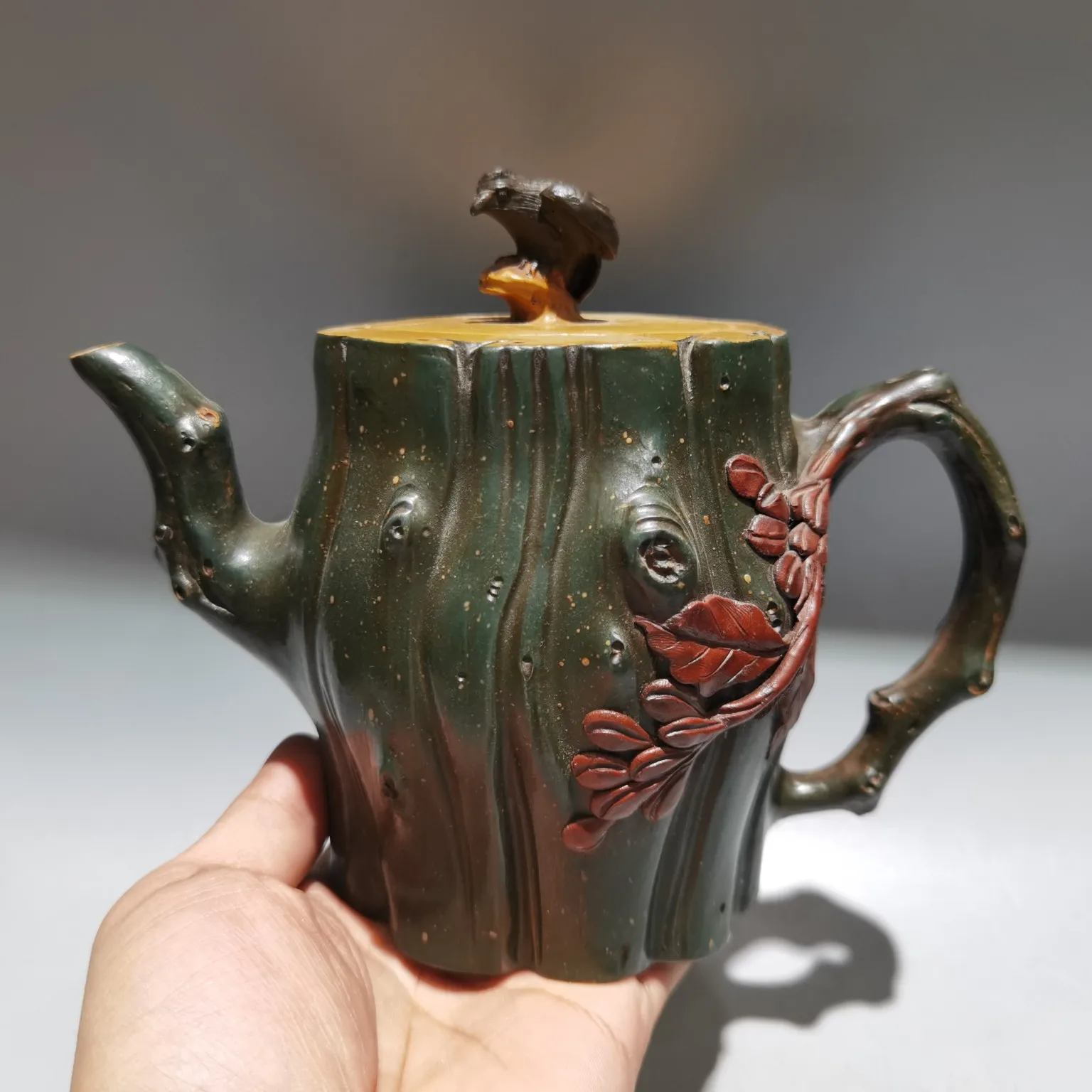 

7"Chinese Yixing Zisha Pottery Bird Statue Root texturekettle teapot flagon Yellow segment mud Gather fortune Office Ornaments