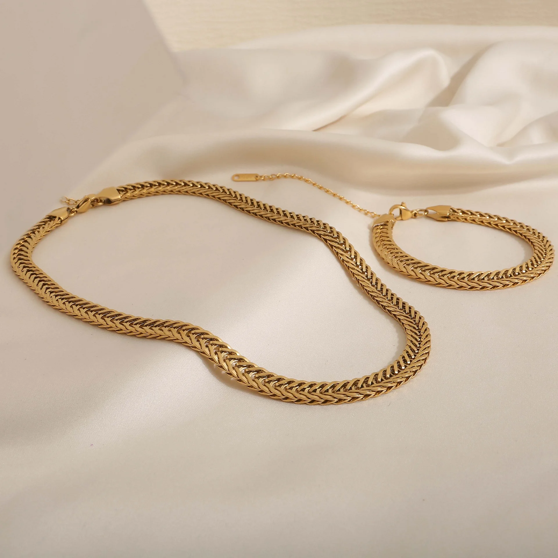 

2022 Jewelry Tarnish Free High End Stainless Steel Jewelry Chunky Knit Chain Necklace For Women