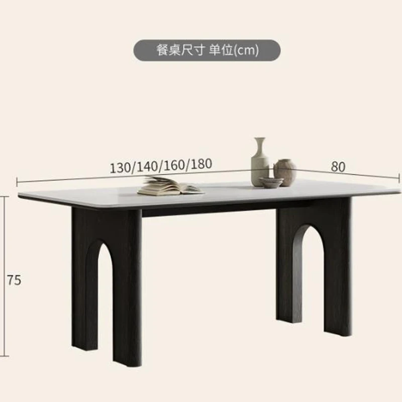 Деревянный обеденный стол