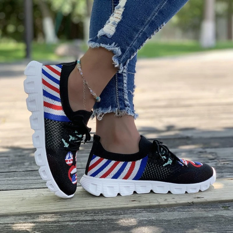 

Кроссовки женские на шнуровке, дышащие уличные повседневные сникерсы на толстой подошве, модные дизайнерские, на лето