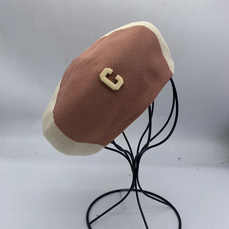 

New Korean Style English C Letter Berets for Woman Summer Thin Mesh Caps Artist Hat Ladys Fashion Simple Versatile Painter Hat
