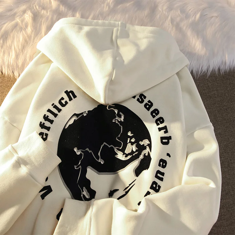 

Свитшот женский флисовый с капюшоном и надписью Earth