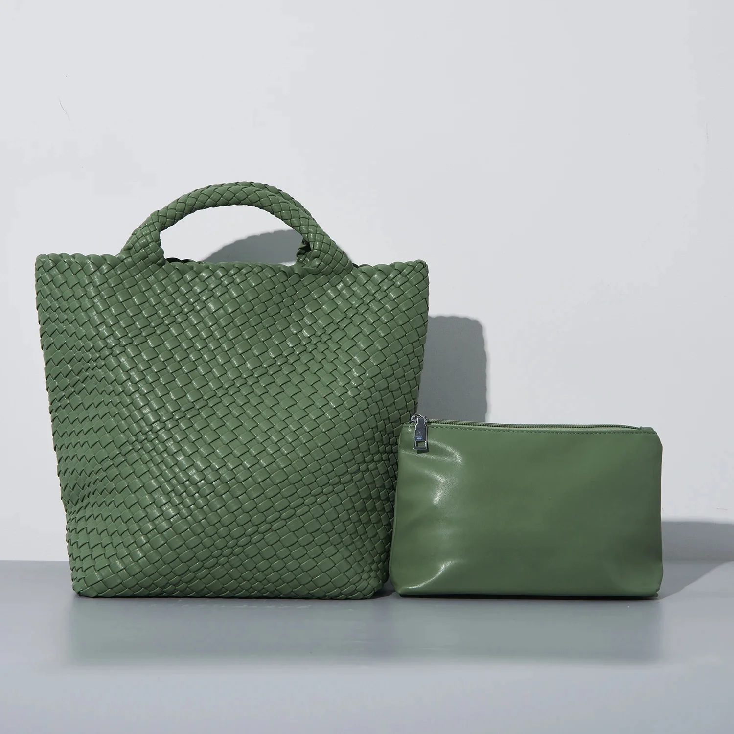 

2023 мягкая кожаная сумка-мешок, большая сумка через плечо, тканая сумка-мешок для пельменей, нишевой дизайн в Европе и США, большая женская сумка