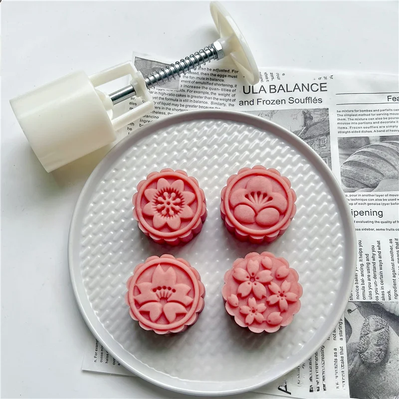 

3D Sakura Plastic Plunger Cookie Cutter Flower Cherry Blossoms Mooncake Press Mold Shapes Pastry Cakes Accessories and Tools