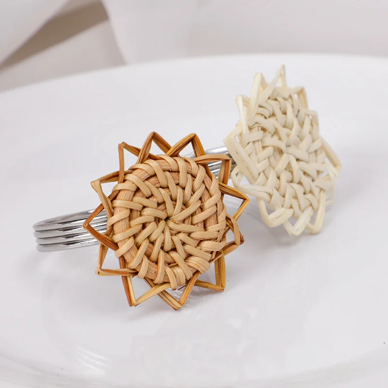 

Natural hand rattan woven napkin ring Modern simple napkin ring Straw woven pearl mouth water cloth napkin button