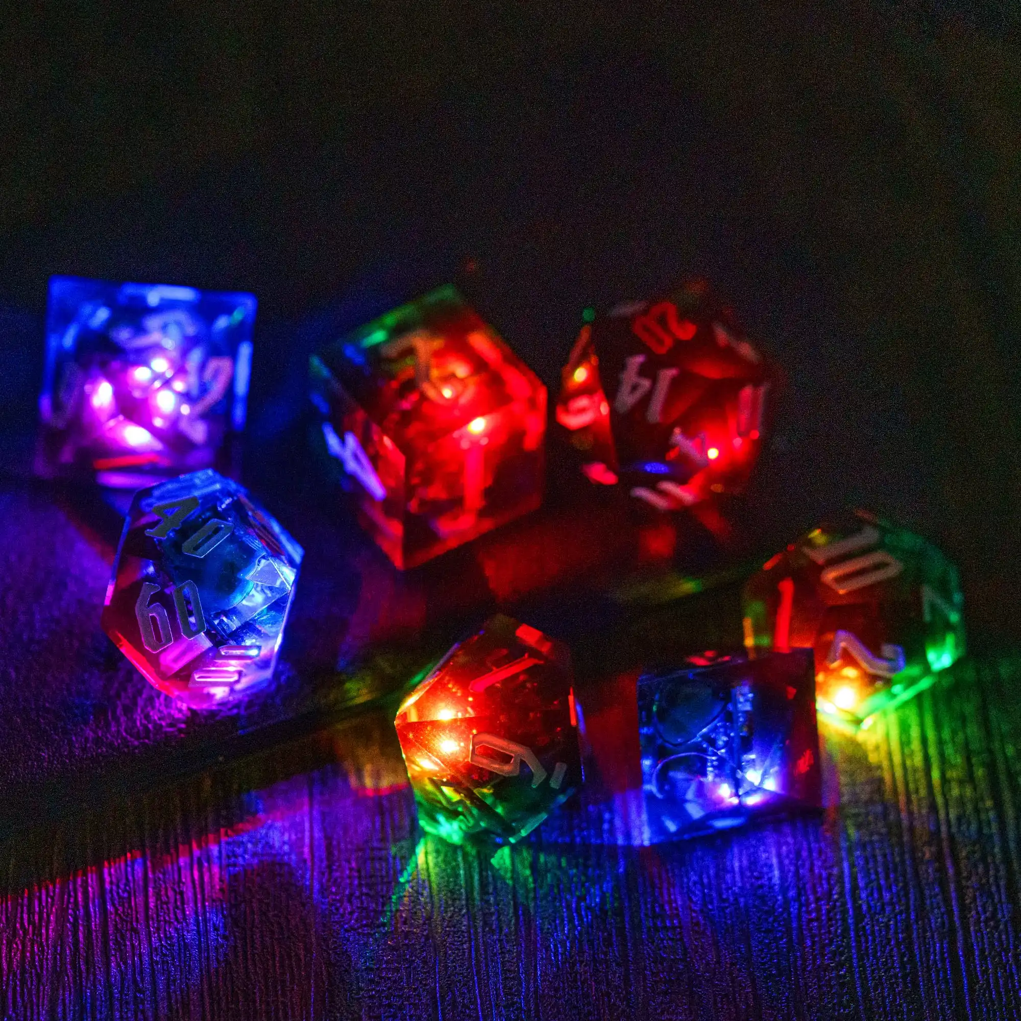 Фото Набор светодиодных кубиков DND, RGB, меняющие цвет, светящиеся многогранные кубики, перезаряжаемые для D&D, настольных ролевых игр, 7 шт. световых матриц с зарядным устройством №4