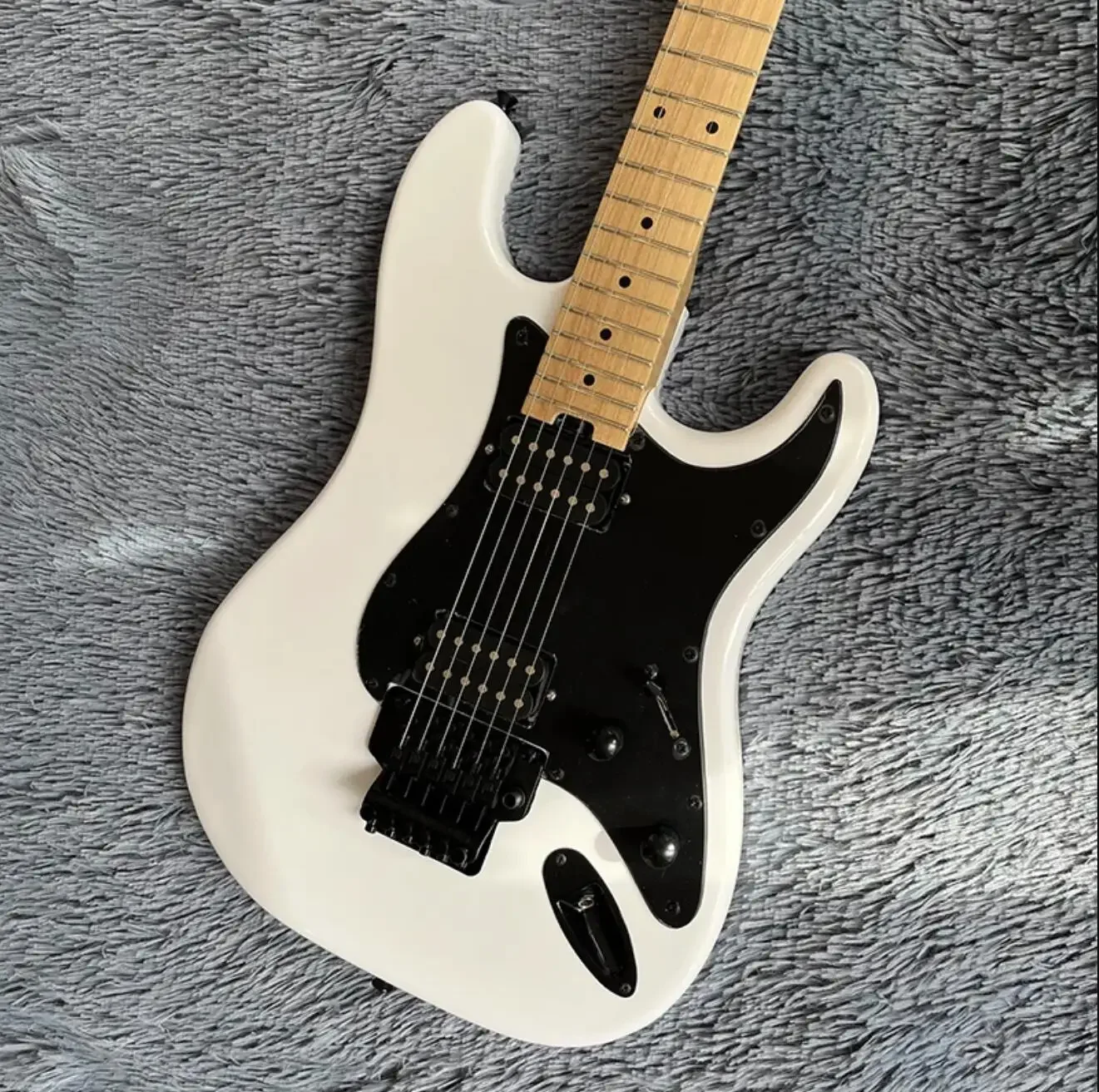 

Rhxflame Charv Jake E Lee Pro-Mod So-Cal Style 1 HSS белая электрическая гитара Rosewood Fretboard Tremolo Bridge Black Hardware