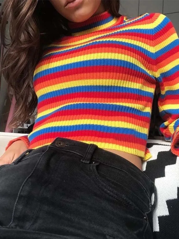 Женский вязаный пуловер в рубчик