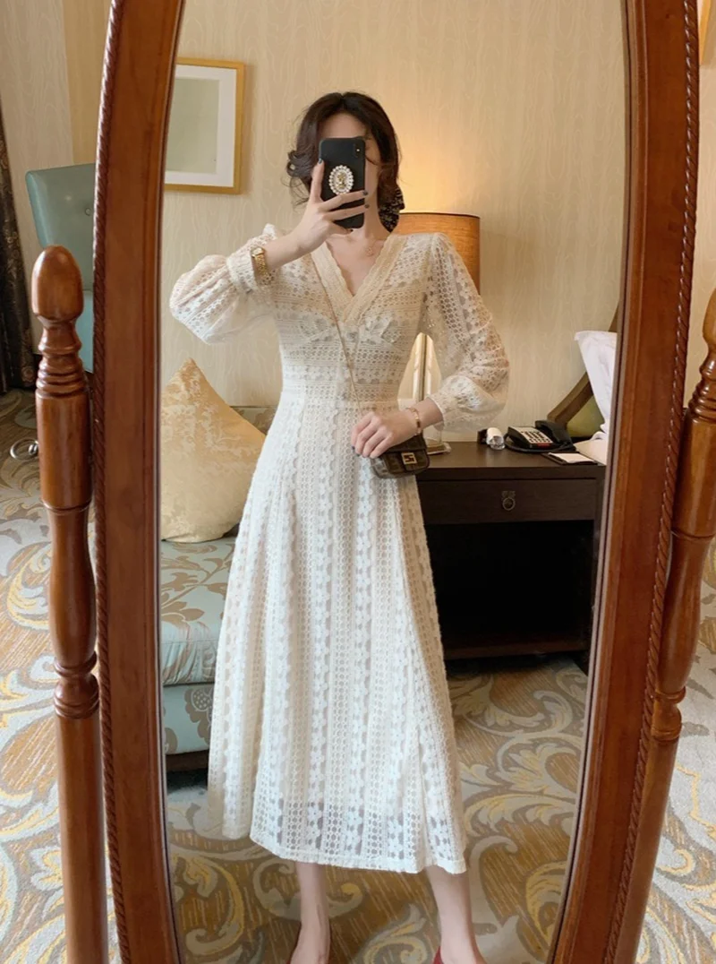 

French Retro Puff Sleeve Lace Slim Floral Dress Cottagecore Women Elegant Fashion V Neck High Waist Long Sleeve Dress Pullover