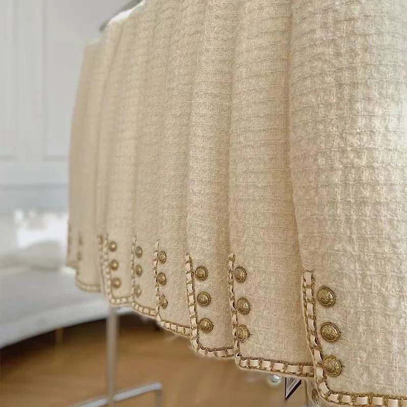 Рисунок 3 - Женское шерстяное короткое пальто