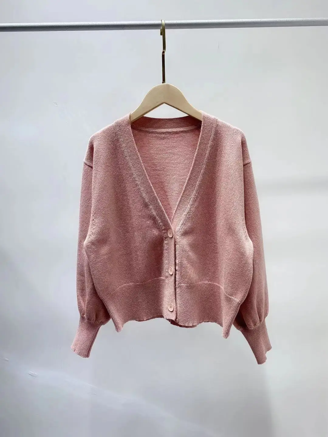 

Женские свитера с V-образным вырезом, однотонные свободные однобортные вязаные кардиганы, пальто с длинным рукавом, простая повседневная одежда